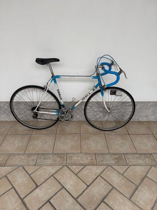 Bici da strada Orbea vintage blu e bianco