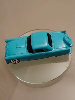 Coche de juguete azul