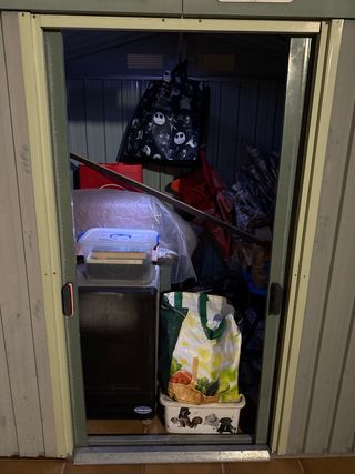 Caseta de jardín metálica gris y verde