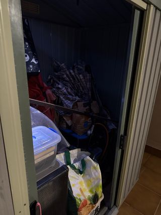 Caseta de jardín metálica gris y verde