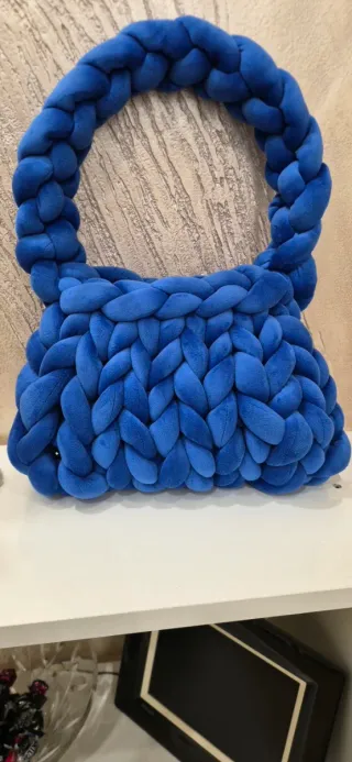 Borsa uncinetto Marshmallow blu e bianca
