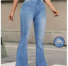 Pantalones vaqueros acampanados sin usar