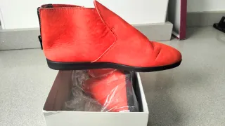 Zapatos de piel rojos