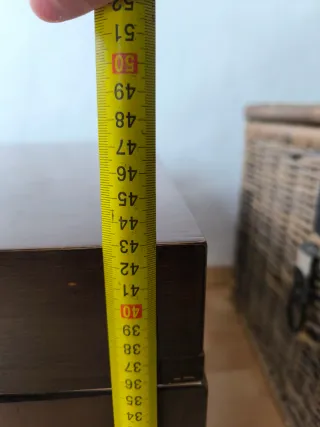 Mesa de centro de madera oscura