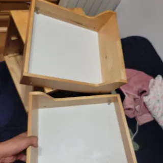 Mesita de noche de madera