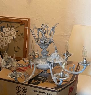 Lámpara de araña vintage gris y blanca