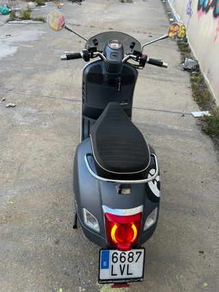 Vespa 300 Sei Giorni Gris