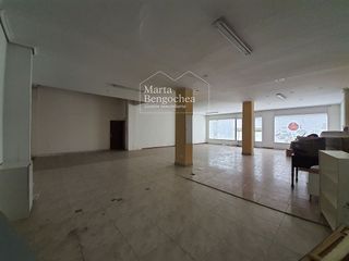 Local comercial en venta en Txagorritxu - El Pilar en Vitoria-Gasteiz