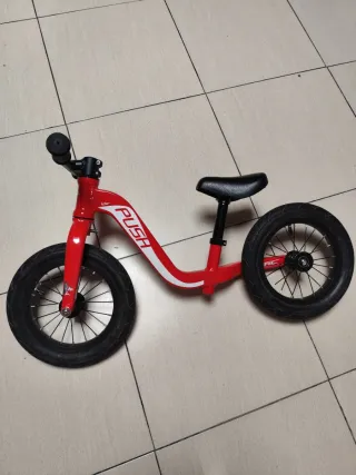 Bici sin pedales Puky roja