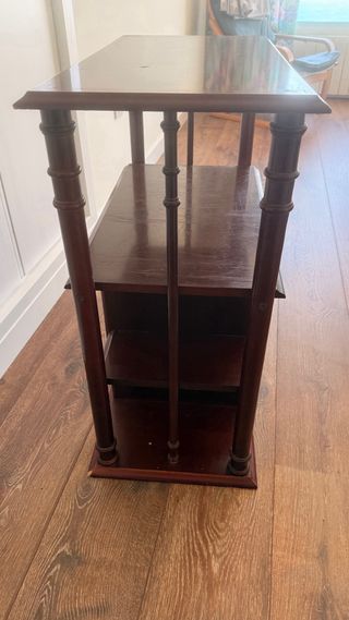 Mesa auxiliar de madera