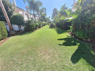 Casa en venta en Los Naranjos - Las Brisas en Marbella