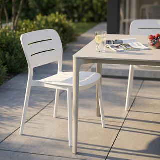 Sedia in Polipropilene Impilabile Outdoor Bianco