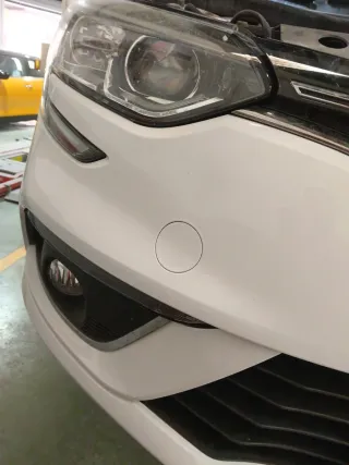 Tapa gancho parachoques Megane