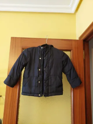 Cazadora Gocco azul marino acolchada