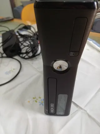 Xbox 360 con Kinect e accessori