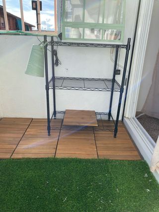 Estantería metálica negra