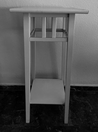 Mesa auxiliar madera blanca