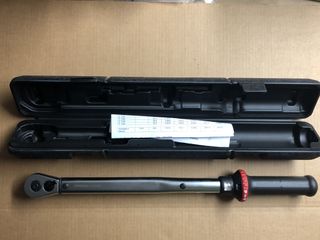 LLAVE DINAMOMÉTRICA MUNDIAL 20-200 Nm.