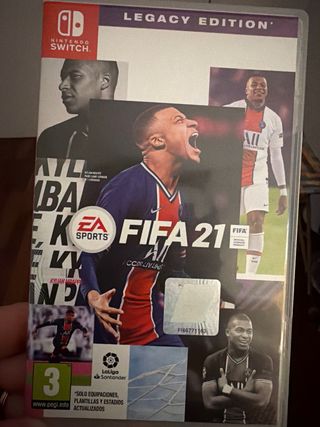 Nintendo Switch con estuche y 4 joystick + 2 juego