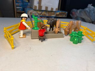 Playmobil 3499 Granjera con Vacas