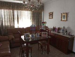 Chalet en venta en Centro - Doña Mercedes en Dos Hermanas