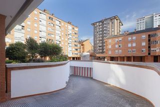 Piso en venta en El Polígono en Gijón