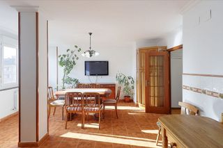 Piso en venta en El Polígono en Gijón