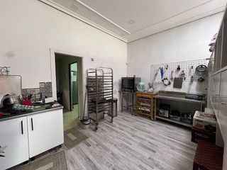 Local comercial en alquiler en Reyes en Parla