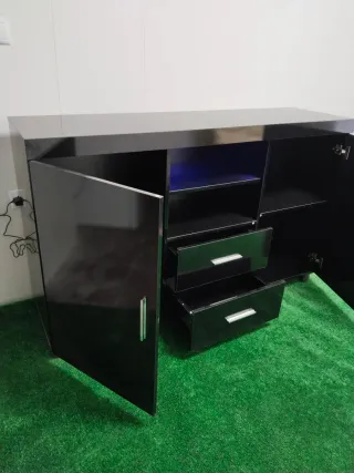 Mueble de salón negro con luces LED