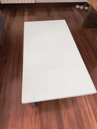 Mesa de centro lacada en blanca y metal