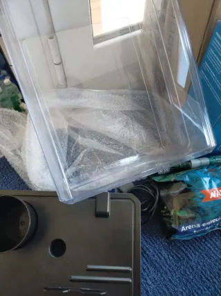 Acquario piccolo con filtro, sabbia e riscaldatore