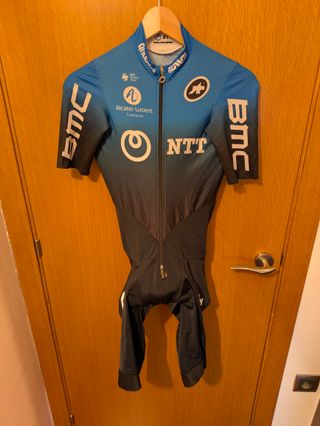 NUEVO Skinsuit ASSOS EQUIPE RS NTT talla S