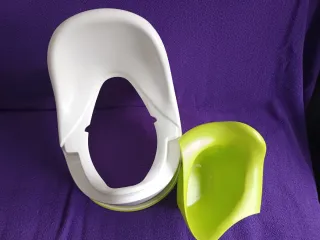 Orinal Ikea bebé blanco y verde