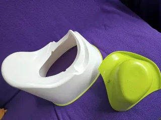 Orinal Ikea bebé blanco y verde