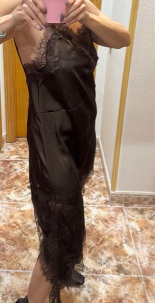 Vestido lencero marrón con encaje