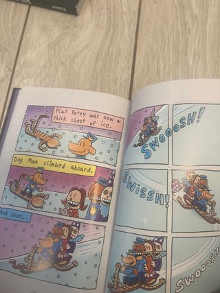 Dog Man Unleashed: A Graphic Novel (Dog Man #2)...