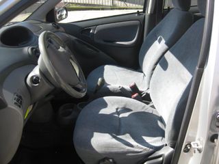 Toyota Yaris 1.0 i 5p