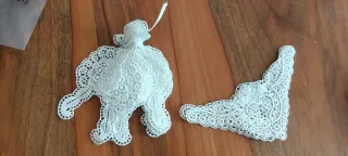 diversi pizzi dai intarsiare oppure Centrotavola