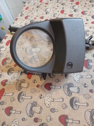 Lámpara Lupa con Brazo Articulado