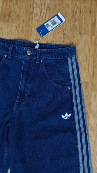 Pantalón corto vaquero Adidas firebird adicolor