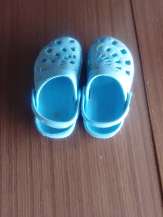 Zuecos crocs infantiles talla 22