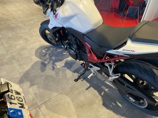 Honda Hornet 750 SIN LIMITAR (A)