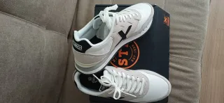 Zapatillas Munich Beige/Negro Talla 42