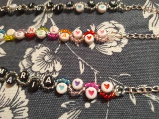 Braccialetti personalizzati con lettere e cuori