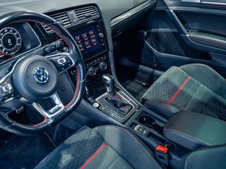 Volkswagen Golf GTI Performance 2.0 TSI 180kW245CV DSG