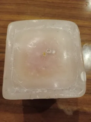 Vela quadrada grande perfumada com flor vermelha