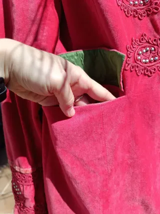 Abrigo rojo tipo casaca