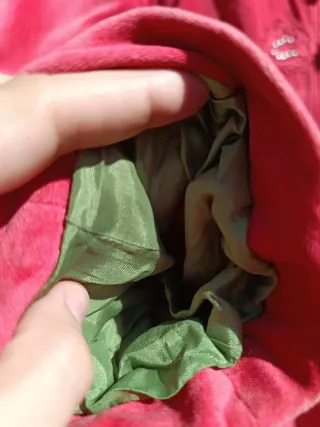 Abrigo rojo tipo casaca