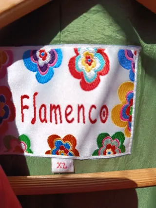 Abrigo rojo tipo casaca