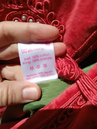 Abrigo rojo tipo casaca